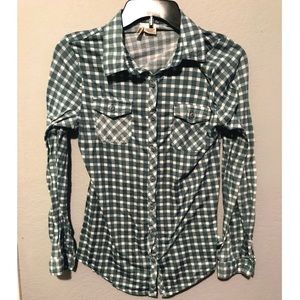 Women’s flannel shirt